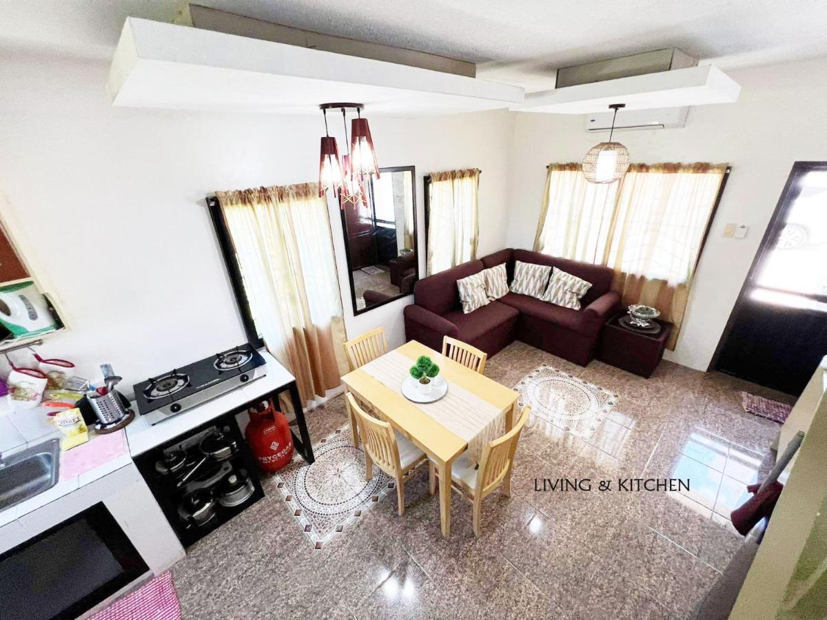 Beach Resorts Walking Distance To The Town House Davao City Екстериор снимка