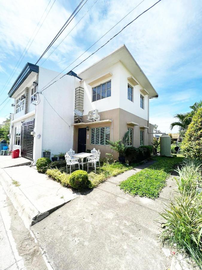 Beach Resorts Walking Distance To The Town House Davao City Екстериор снимка